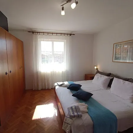 Rita Guest house Cres