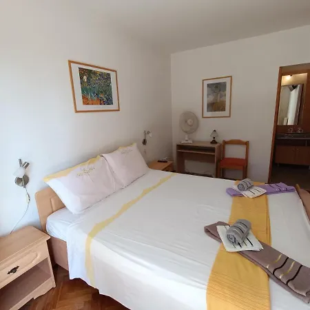 Rita Guest house