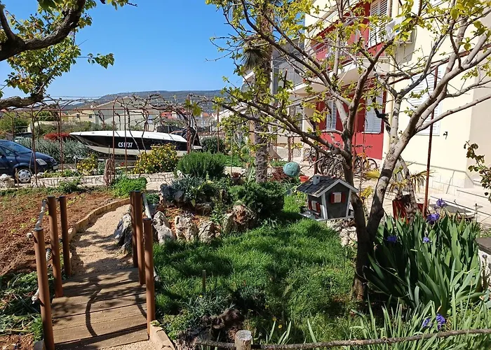 Rita Guest house Cres