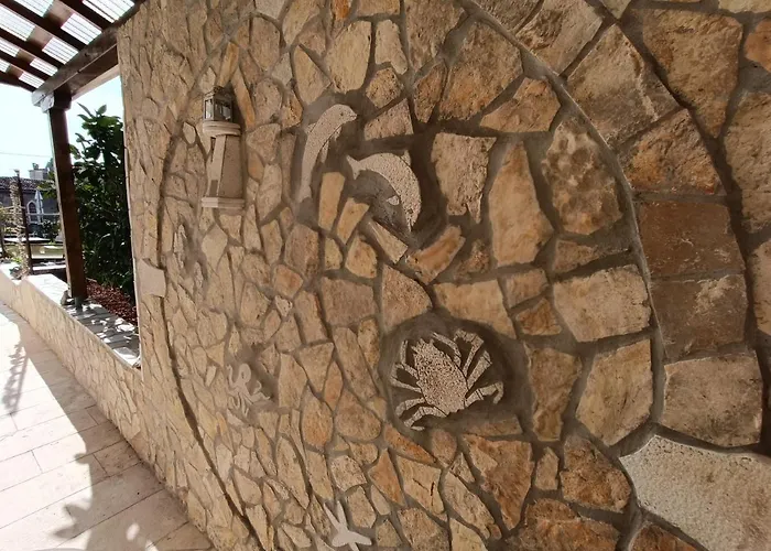 Rita Guest house Cres