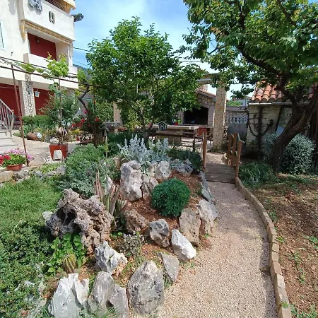 Rita Gostinjska kuća 3*